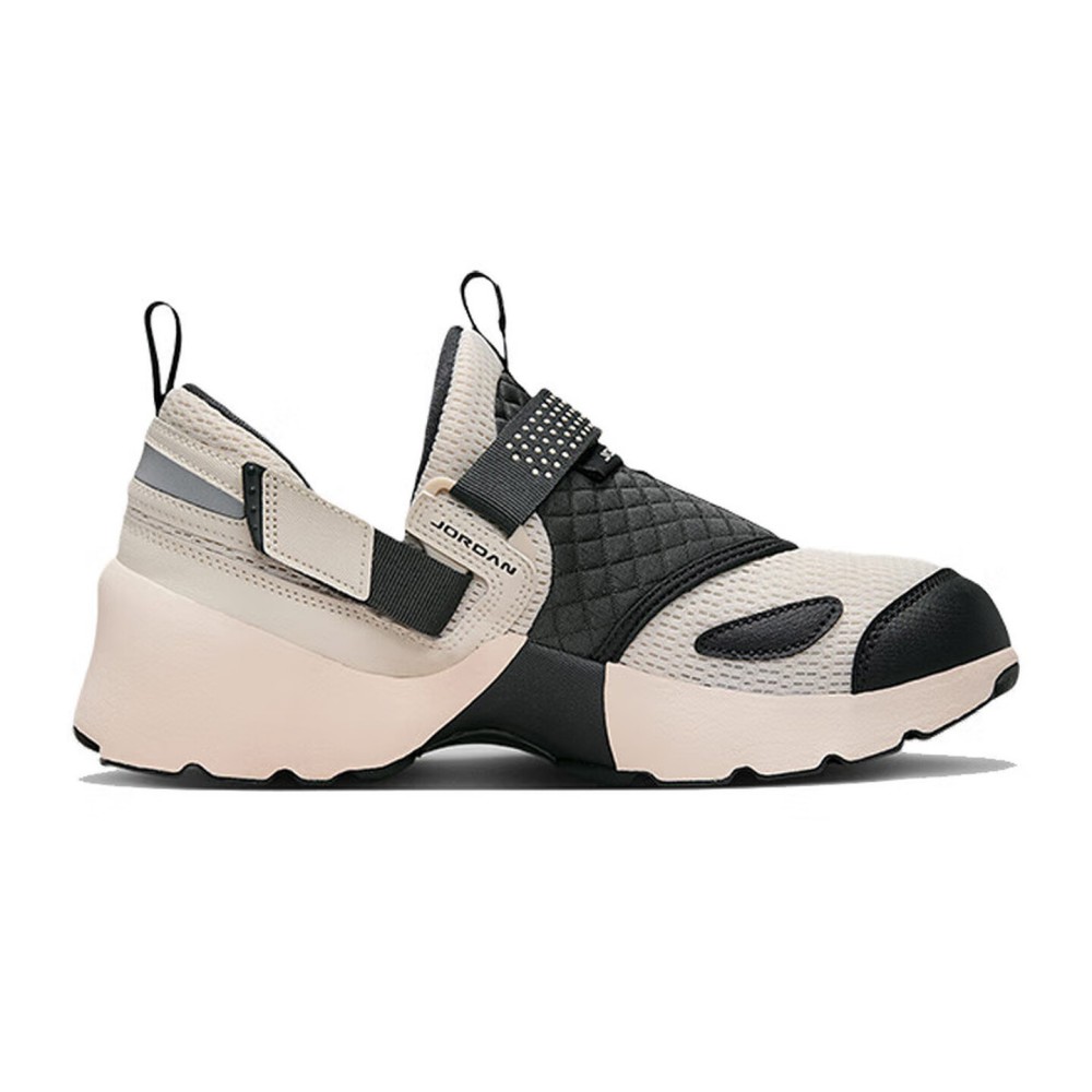 ナイキ TRUNNER LX: スタイリッシュで多用途、快適 - Women Shoes Running Nike のレビューと価格