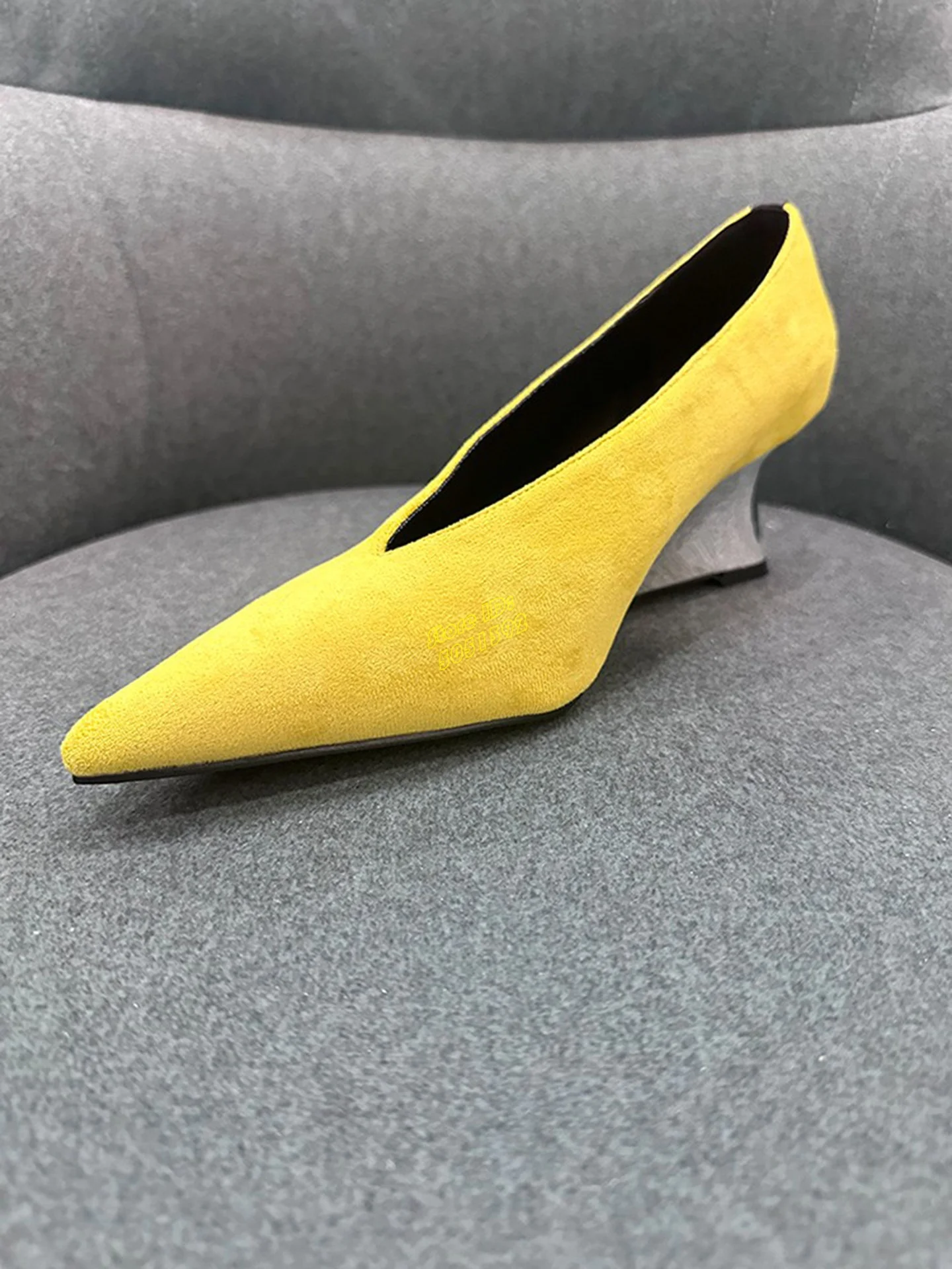 赤いスエードのスリッポンパンプス、ウェッジヒール6cm、セク - Women'S Shoes Burgundy のレビューと価格
