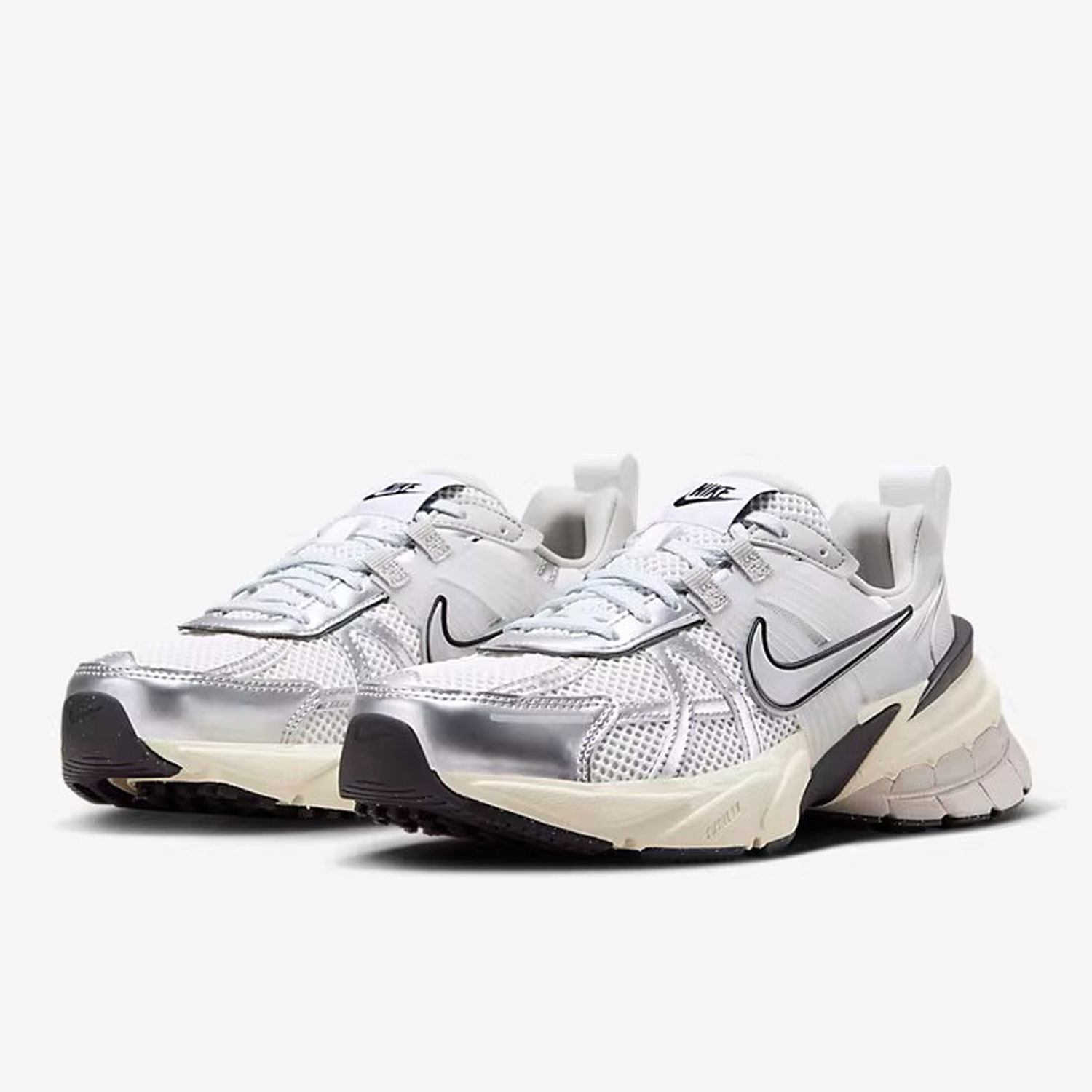 ナイキ公式本格ウィンター レディース 軽量、通気性、耐摩耗性 - Women Shoes Running Nike のレビューと価格