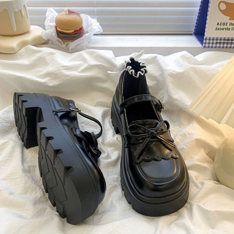高級女性のパテントレザーシューズロリータ日本メリージェーンシ - Patent Leather Pump のレビューと価格