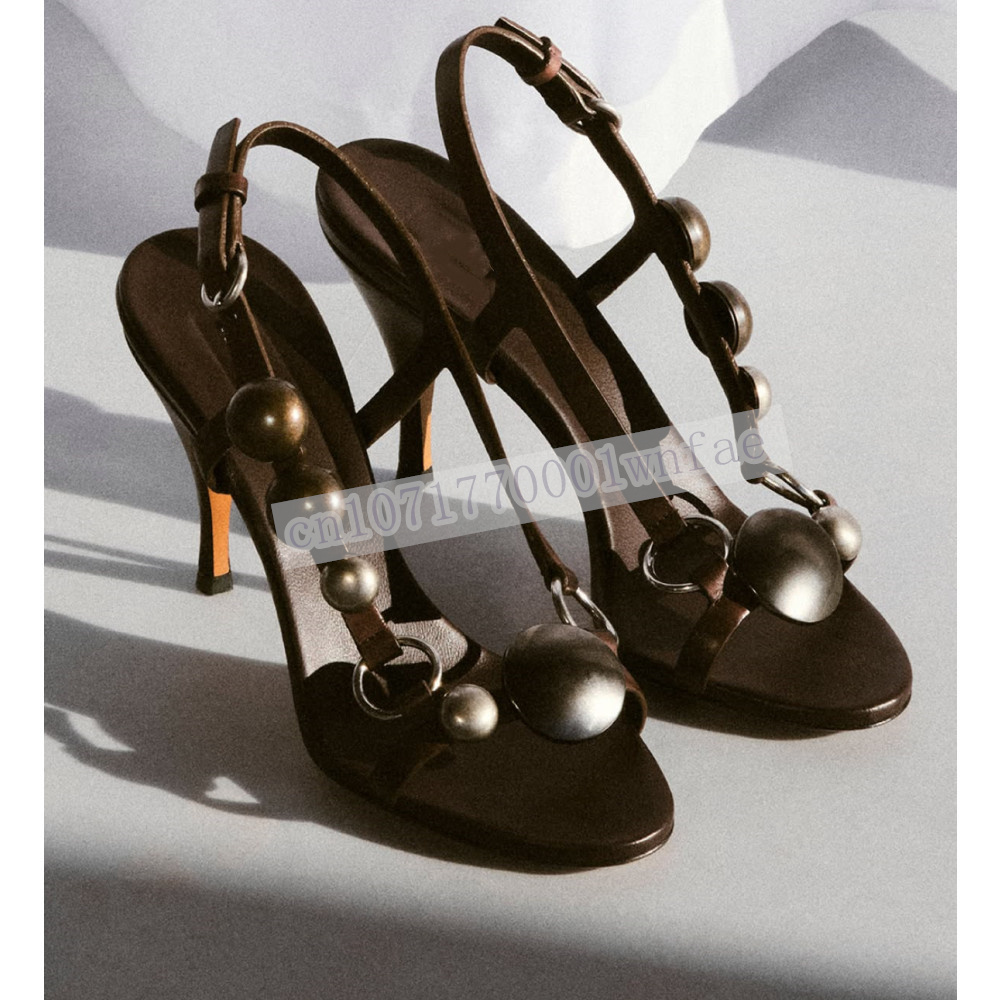 女性ブラウンレザースリングバックサンダルヴィンテージメタルビ - Peep Toe Heels のレビューと価格